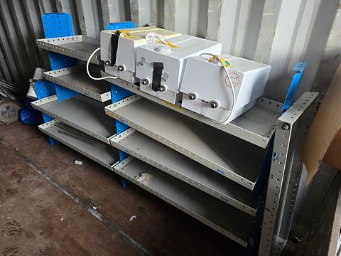 Image 2/4