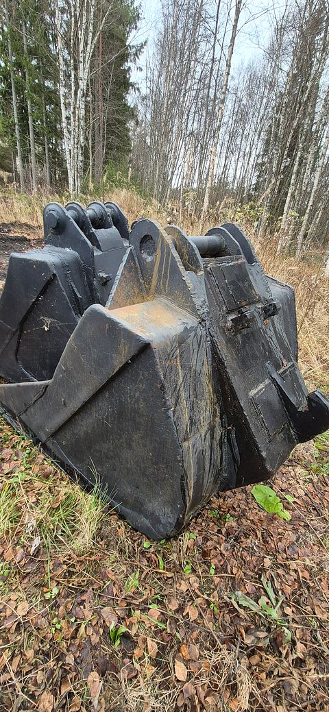 Image 1/4