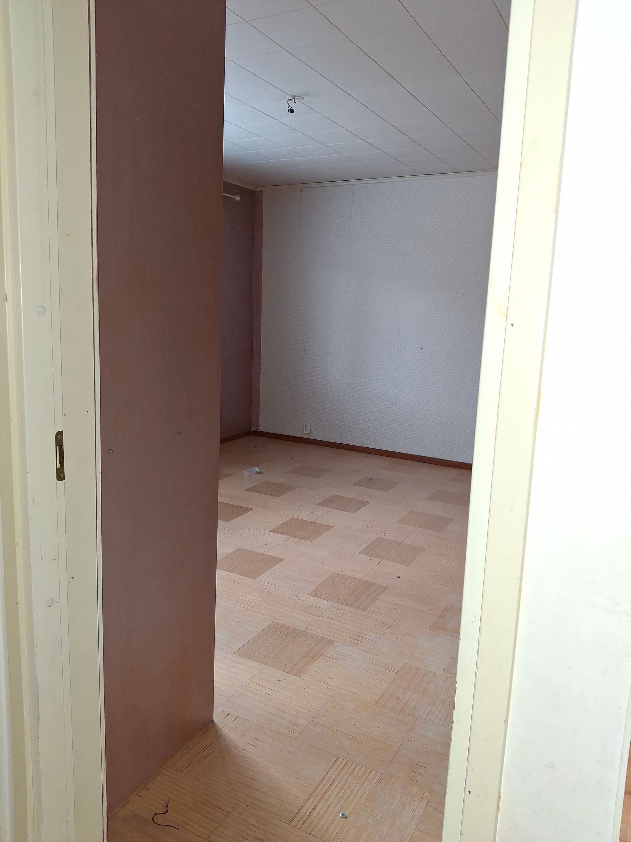 Image 9/40