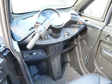 Image 8/9