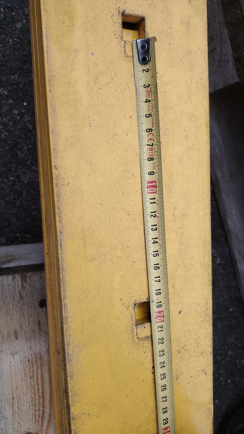 Image 4/6