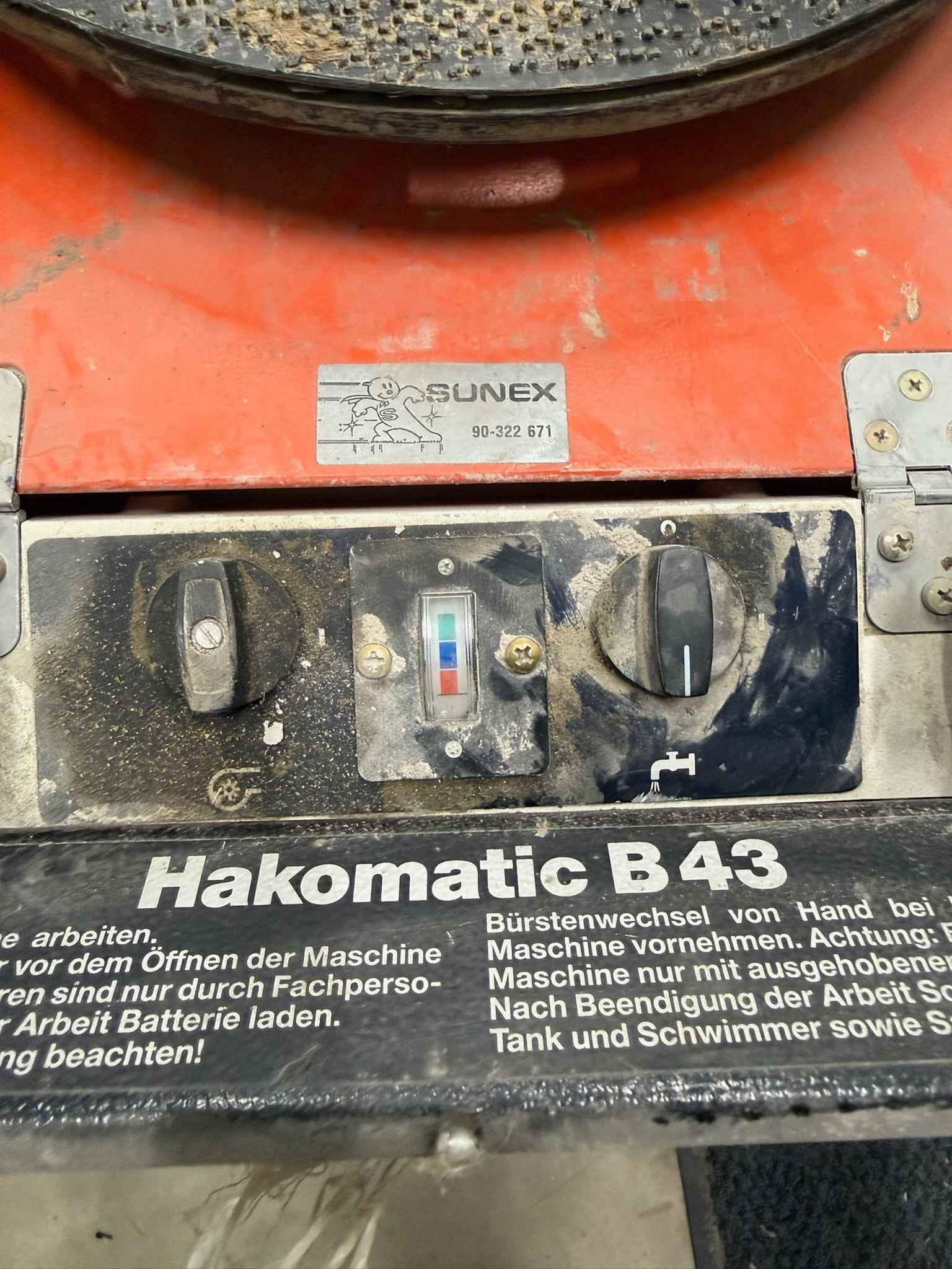 Image 12/36