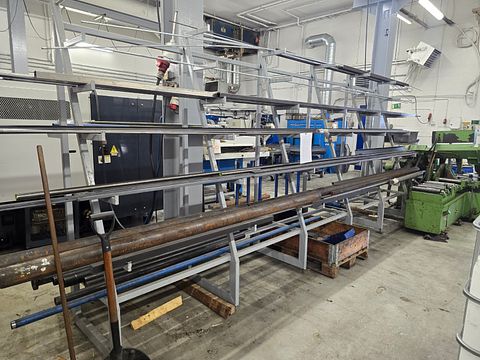 Image 1/4
