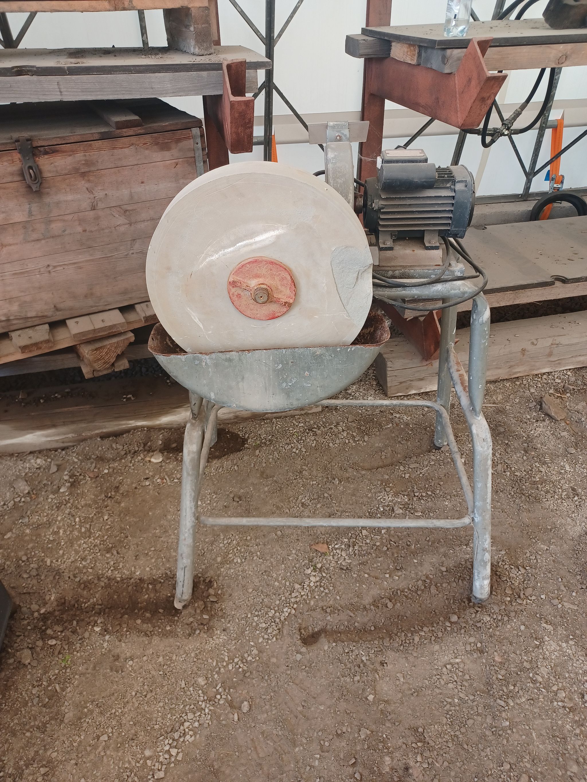 Image 1/6