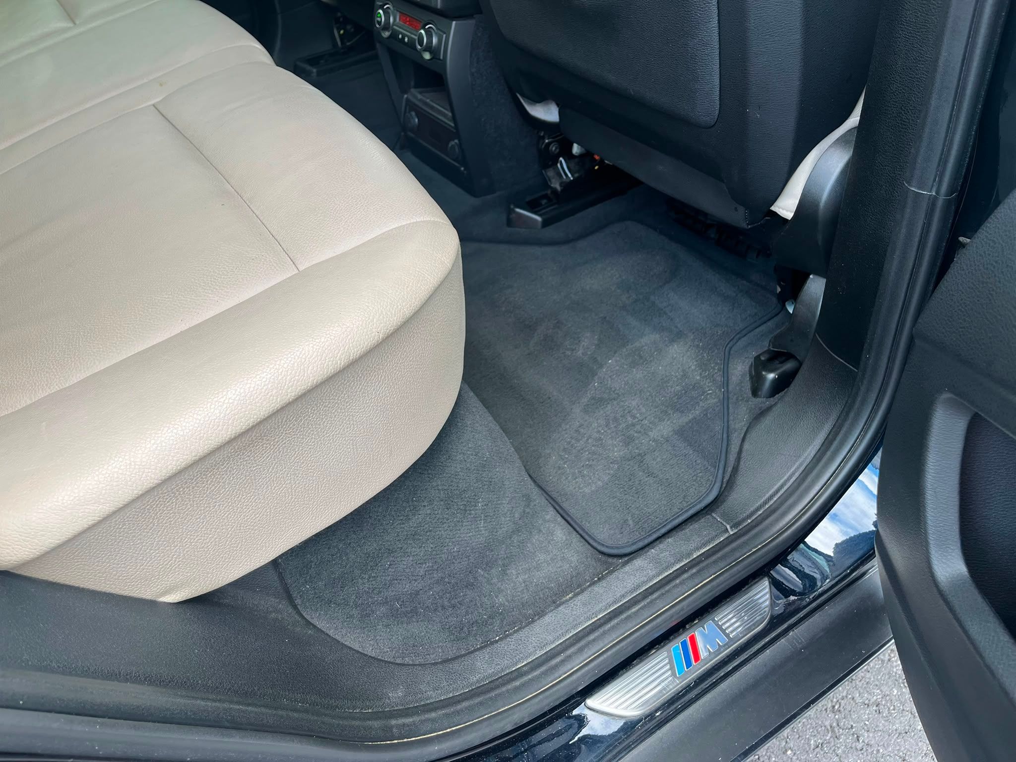 Image 28/47