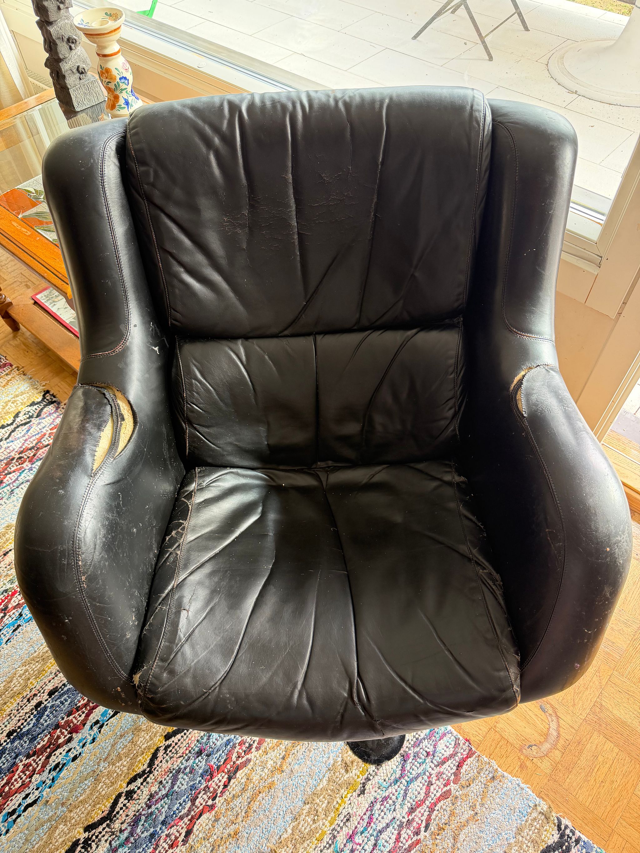 Image 1/8