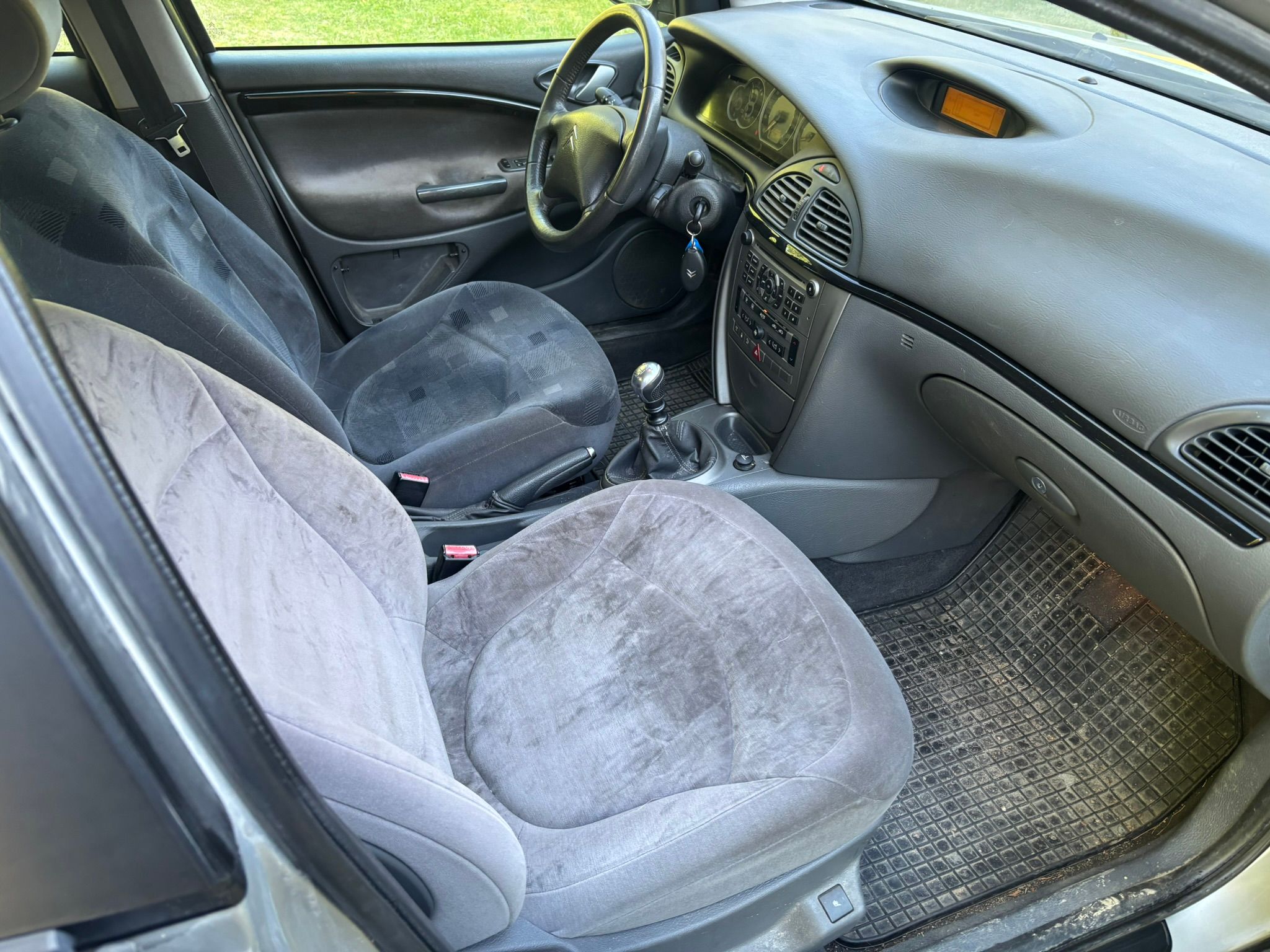 Image 12/28