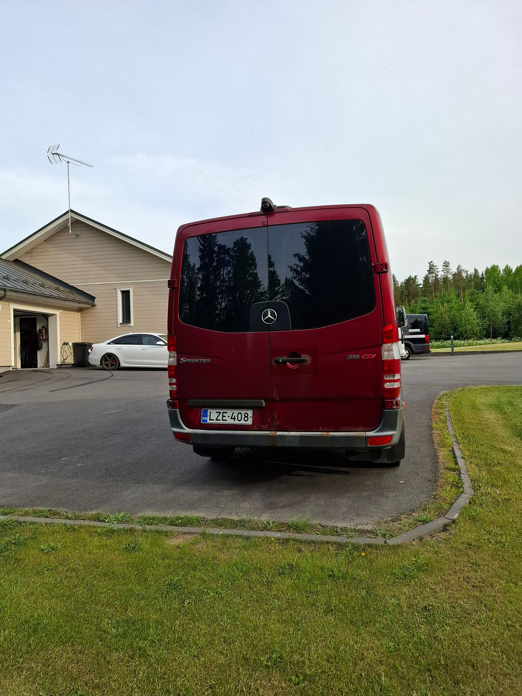 Image 4/5