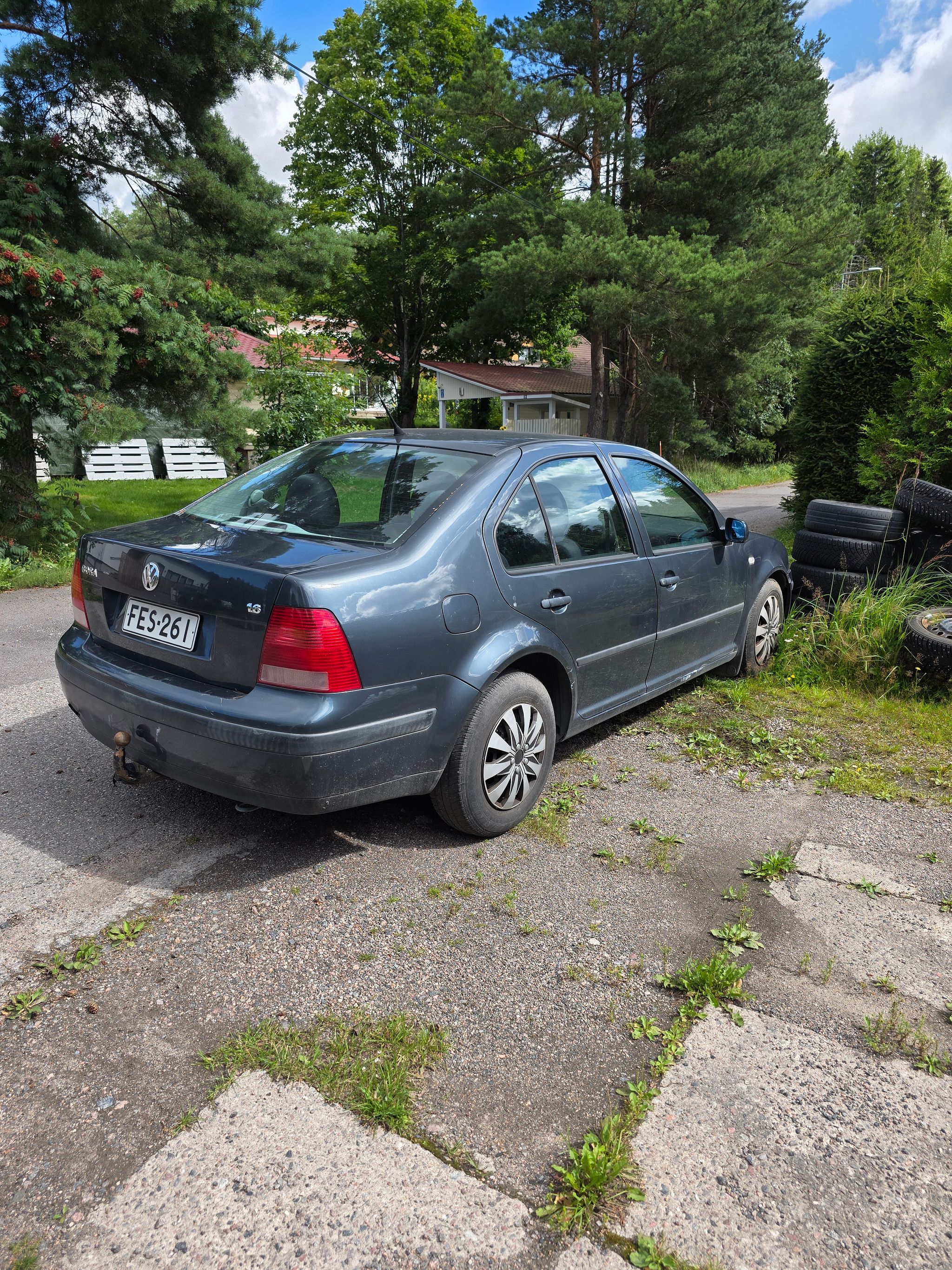 Image 1/15