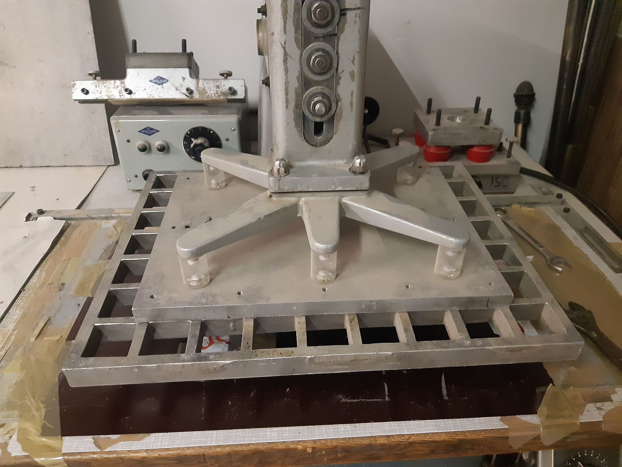 Image 4/10