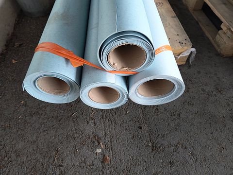 Image 2/4