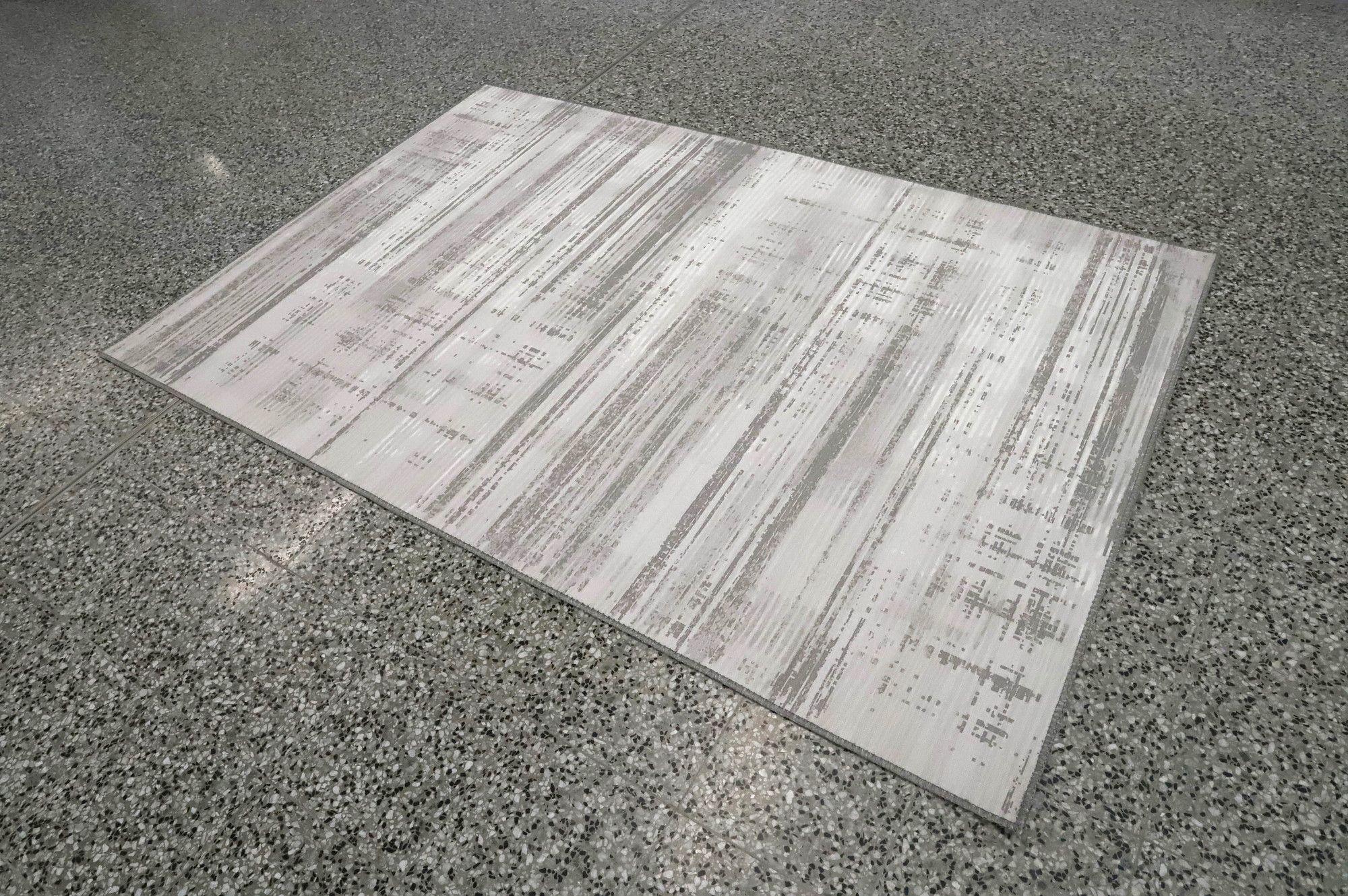 Image 2/5
