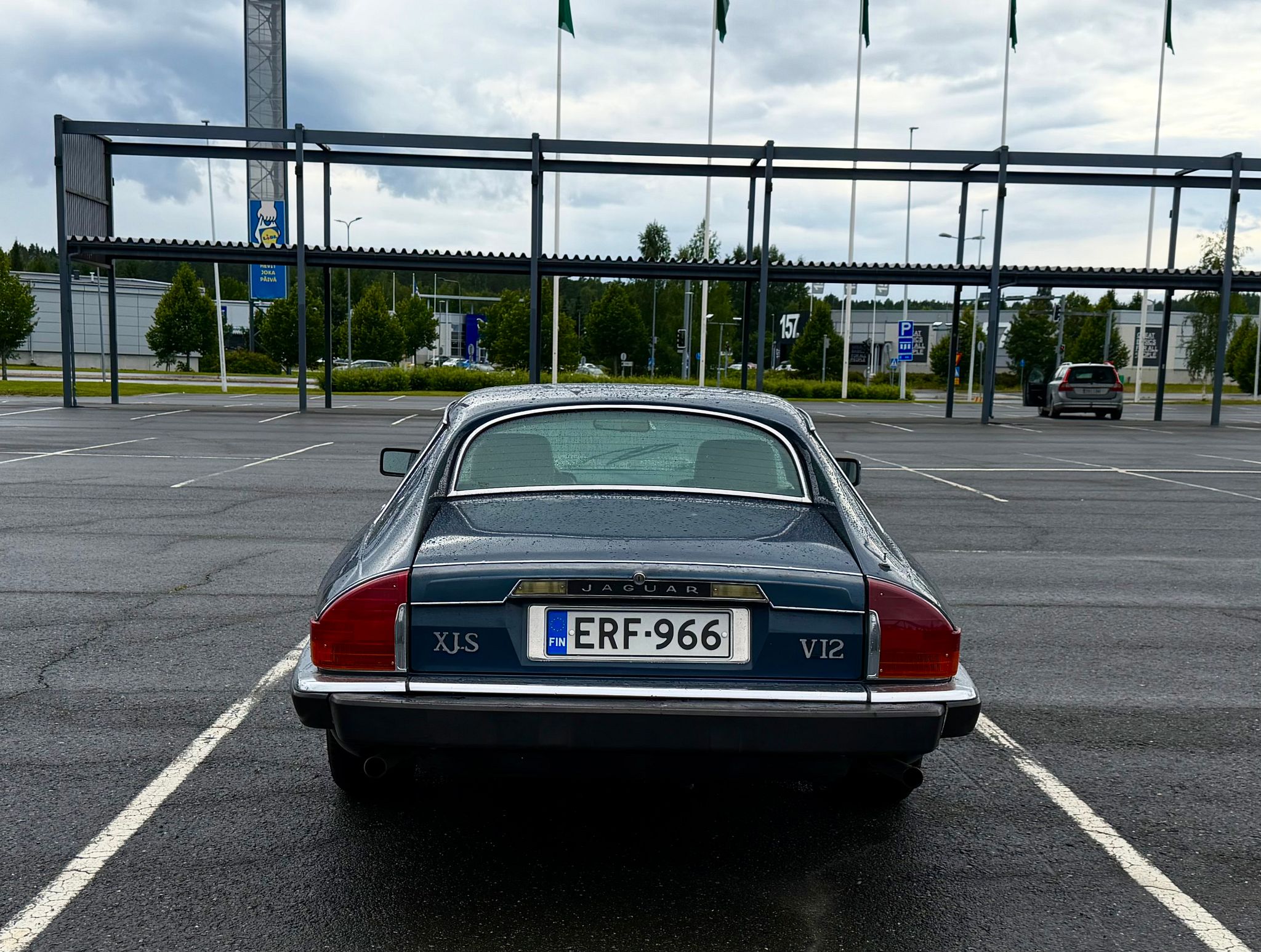 Image 6/18