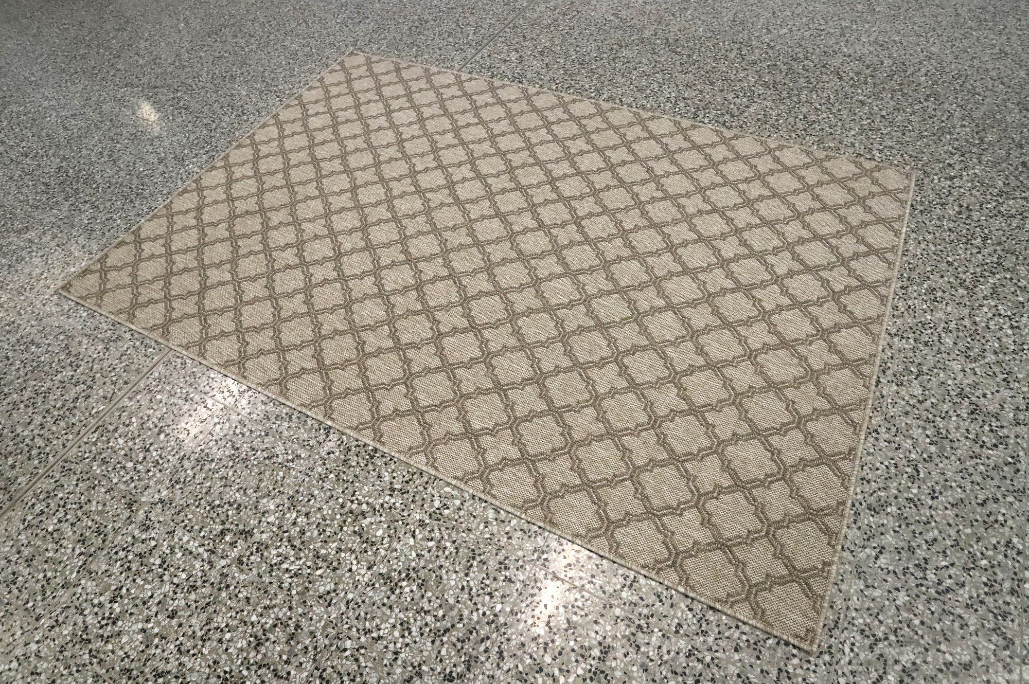 Image 2/5