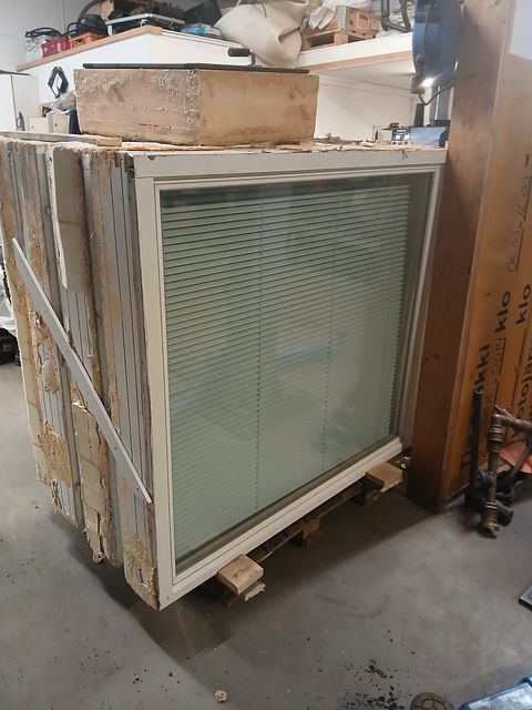 Image 1/3