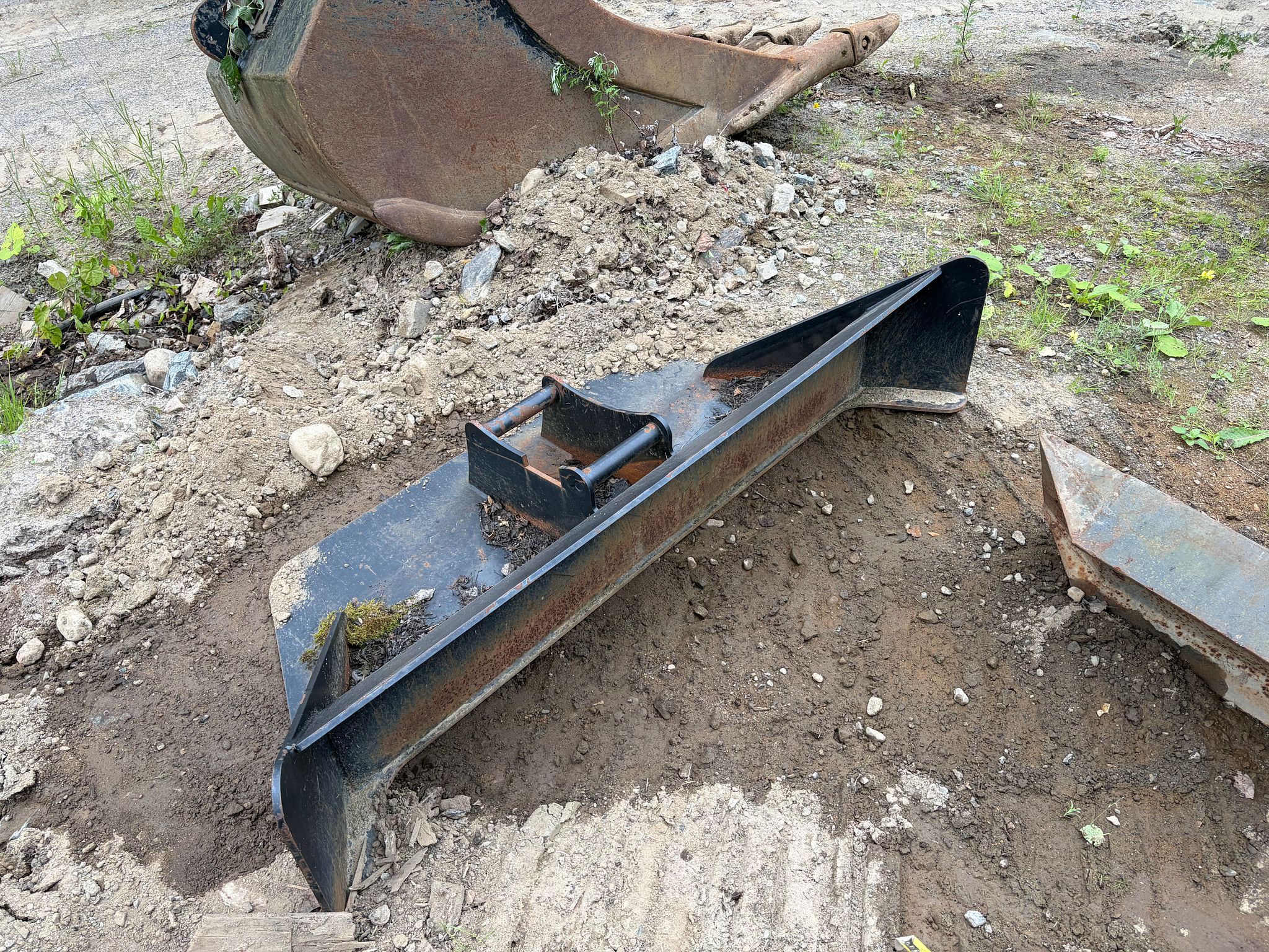 Image 2/5