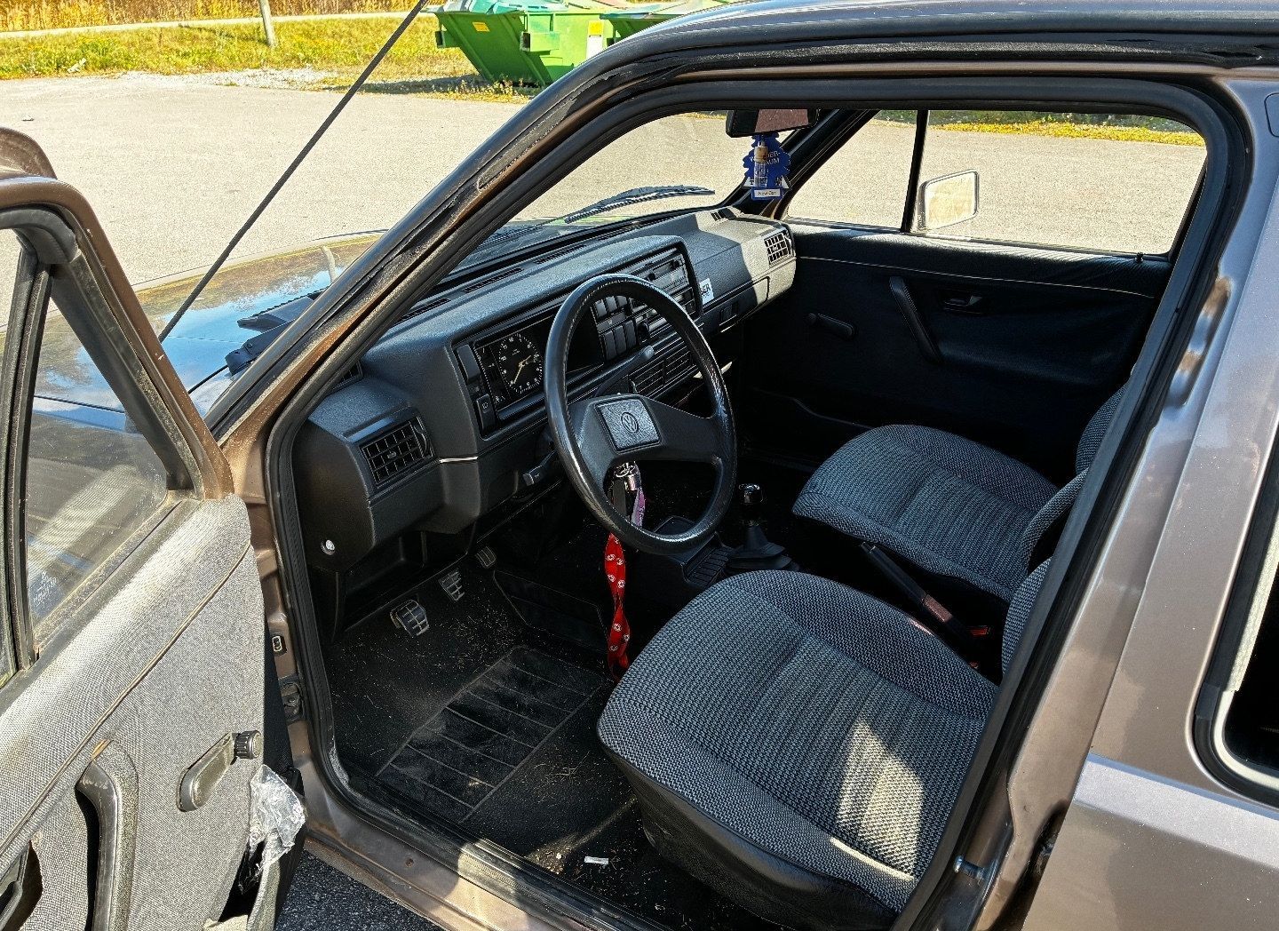 Image 11/12