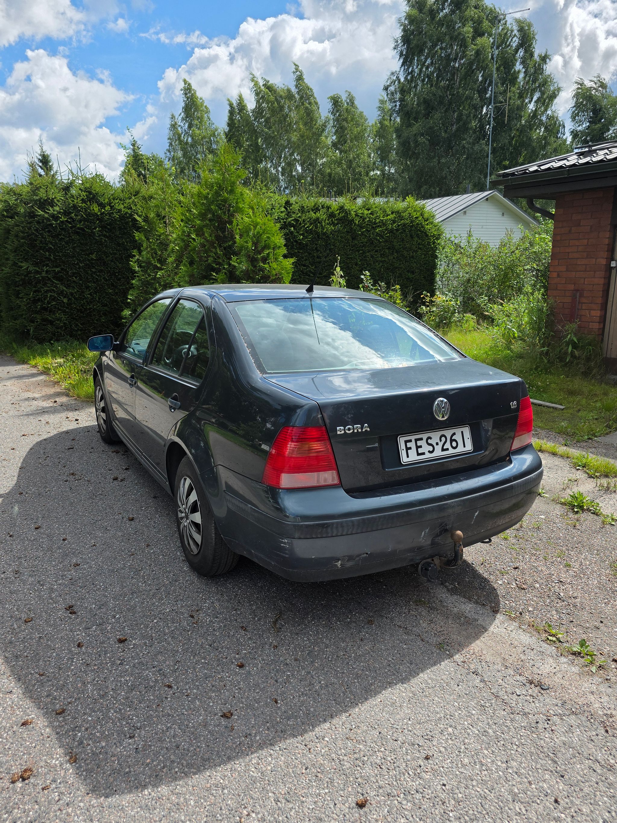 Image 2/15