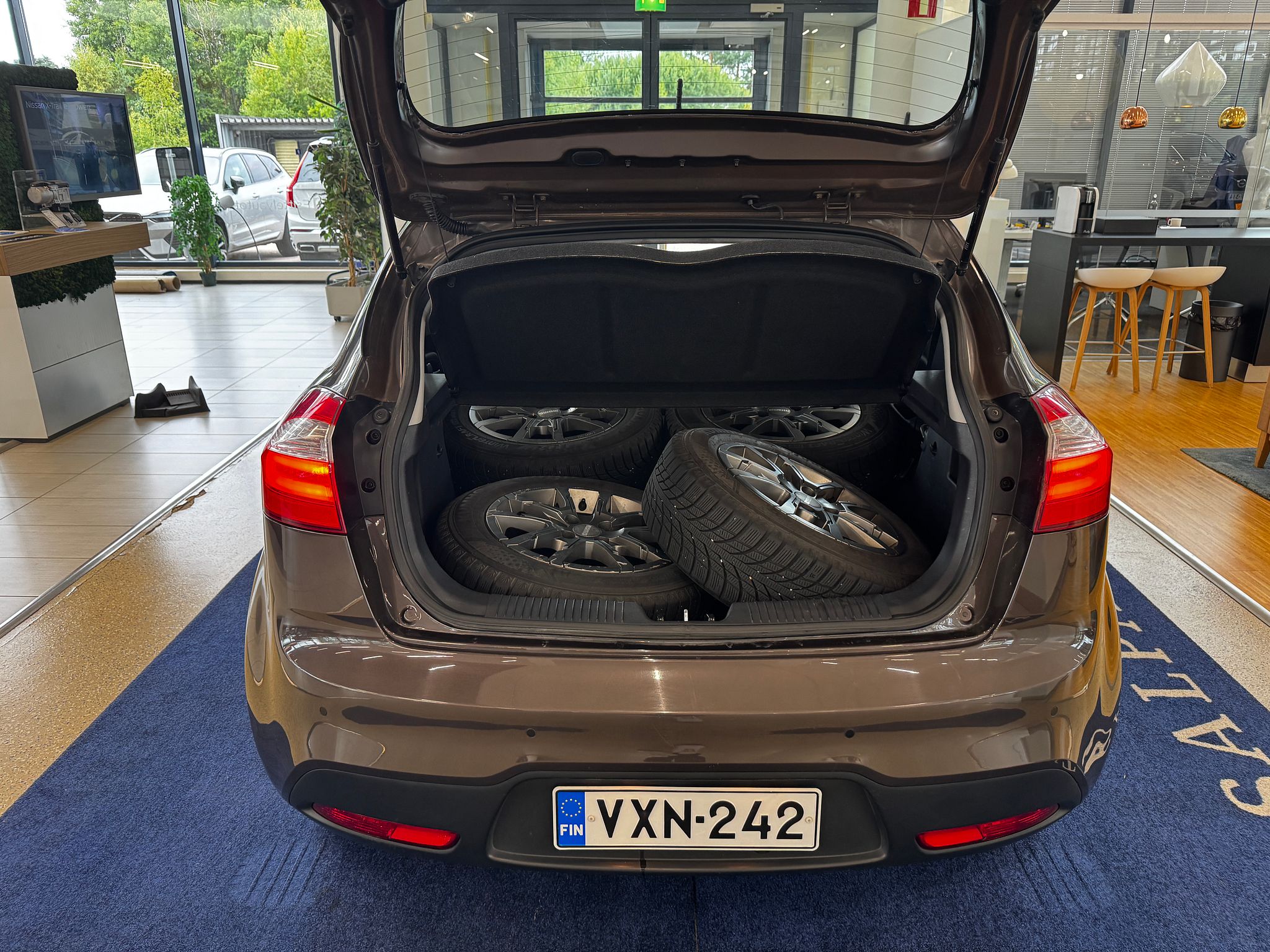 Image 13/36