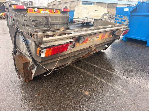 Image 1/9