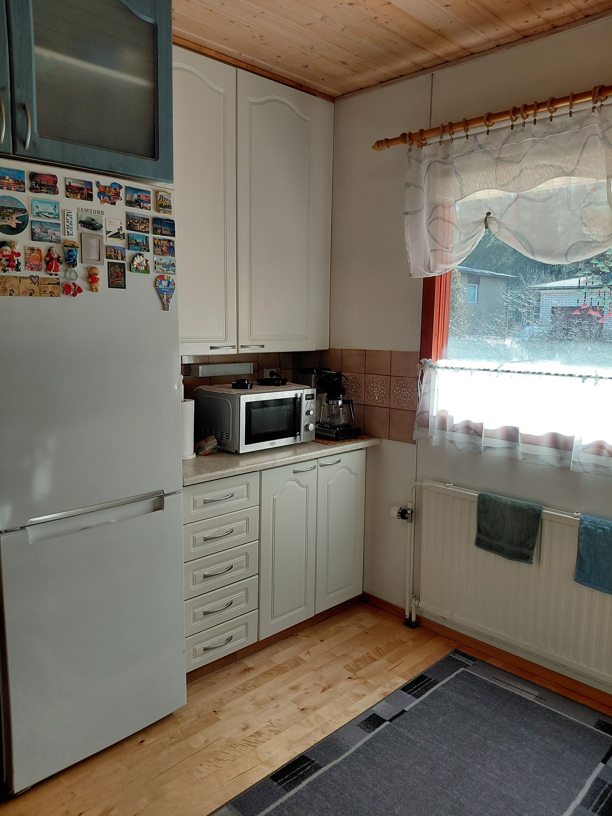 Image 10/49