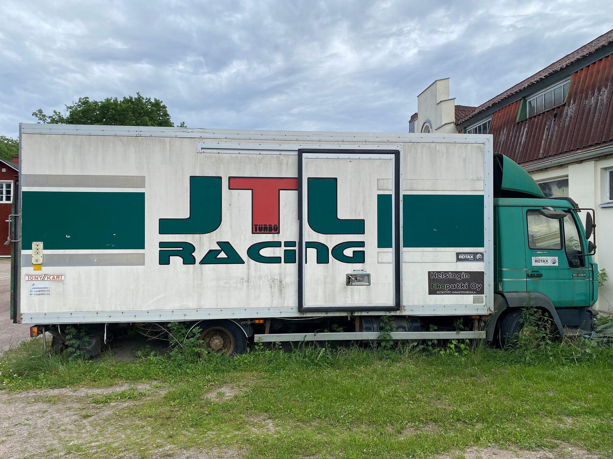 Image 1/12