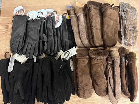 Image 1/4