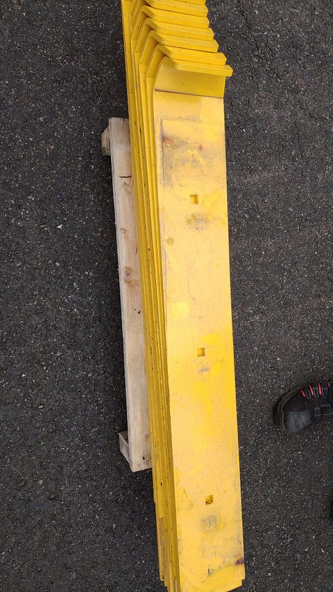 Image 2/6