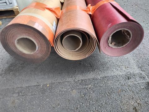 Image 2/4