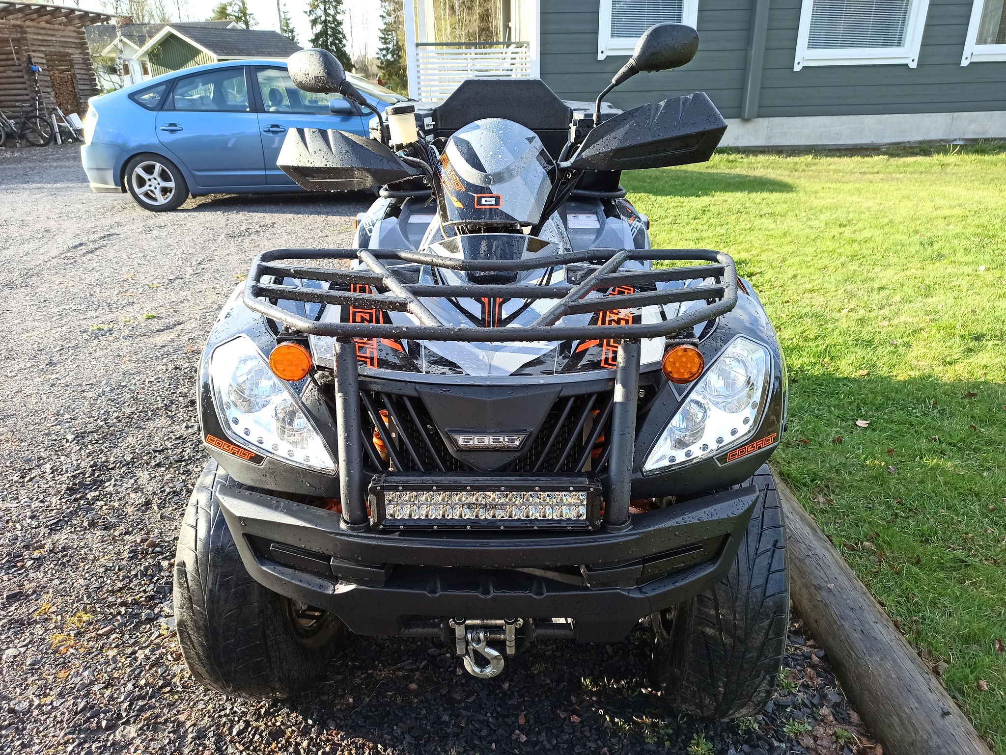 Image 2/8