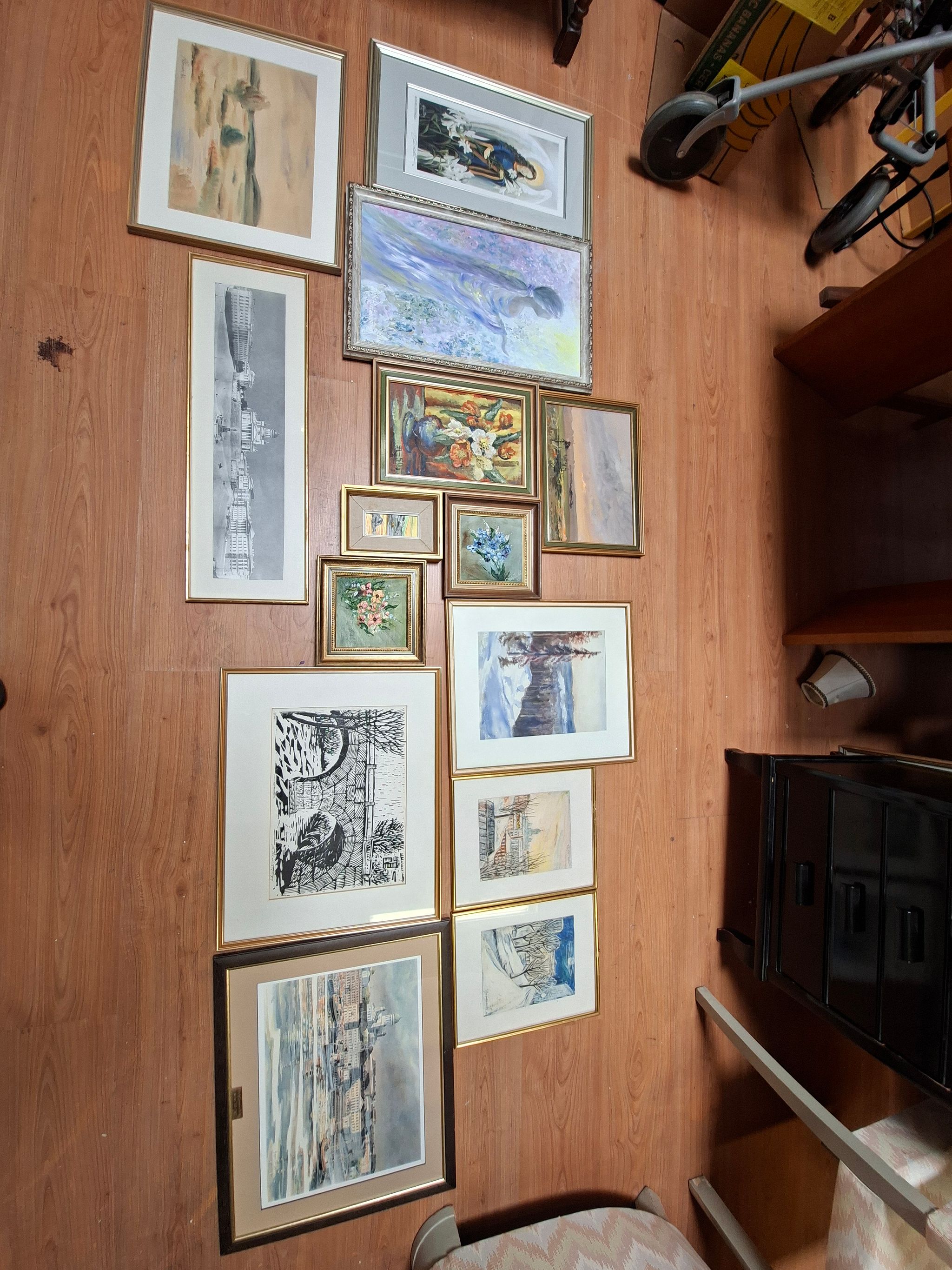 Image 1/12