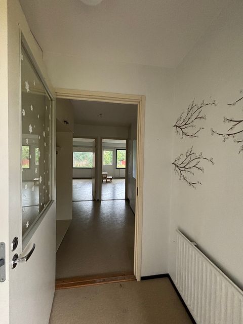 Image 33/56