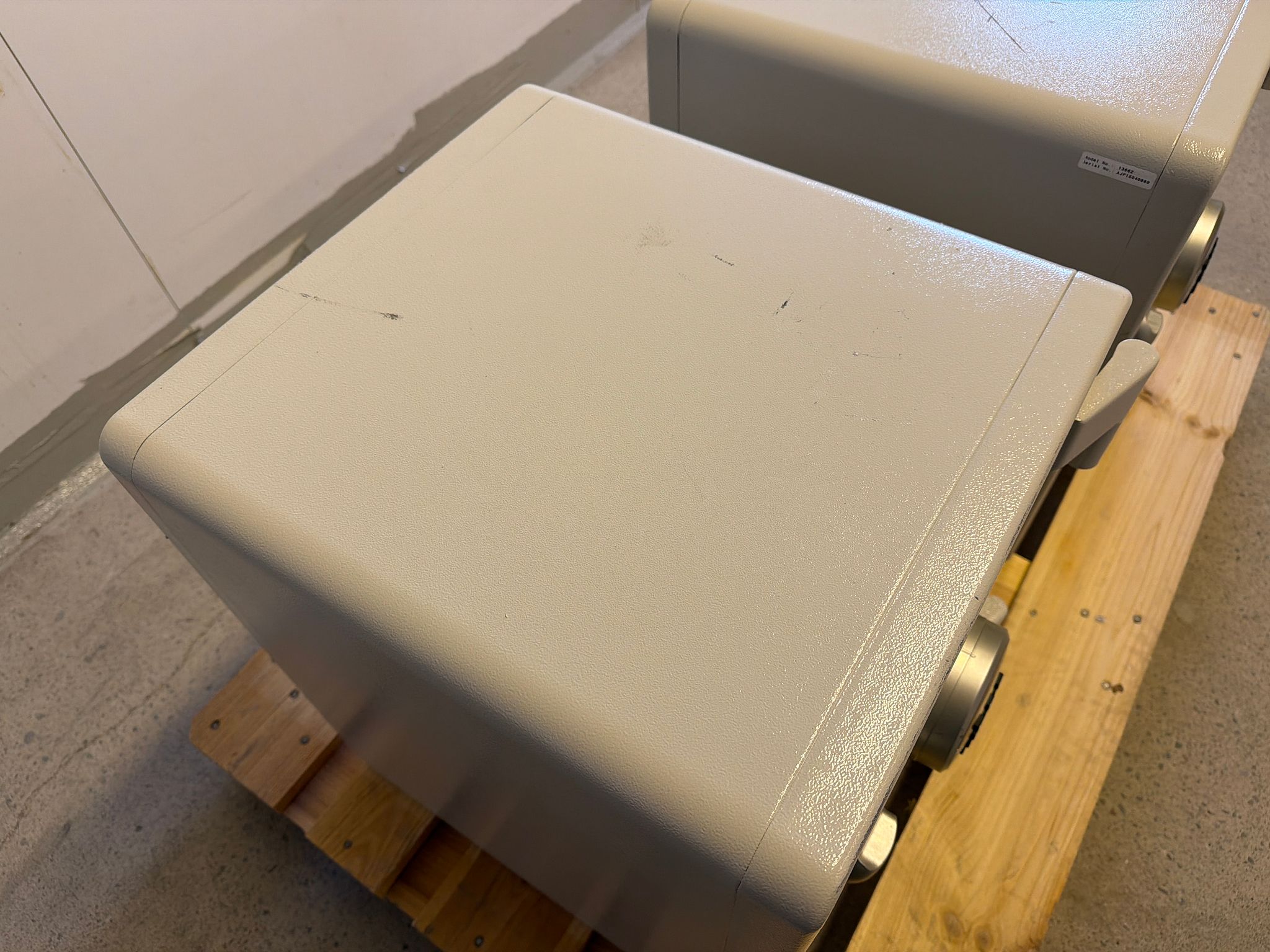Image 6/10
