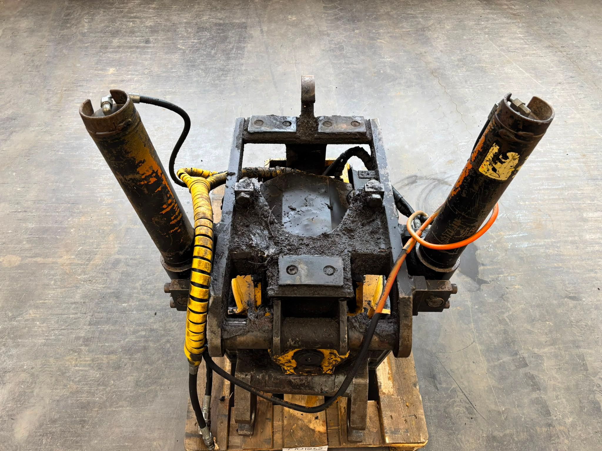 Image 6/8