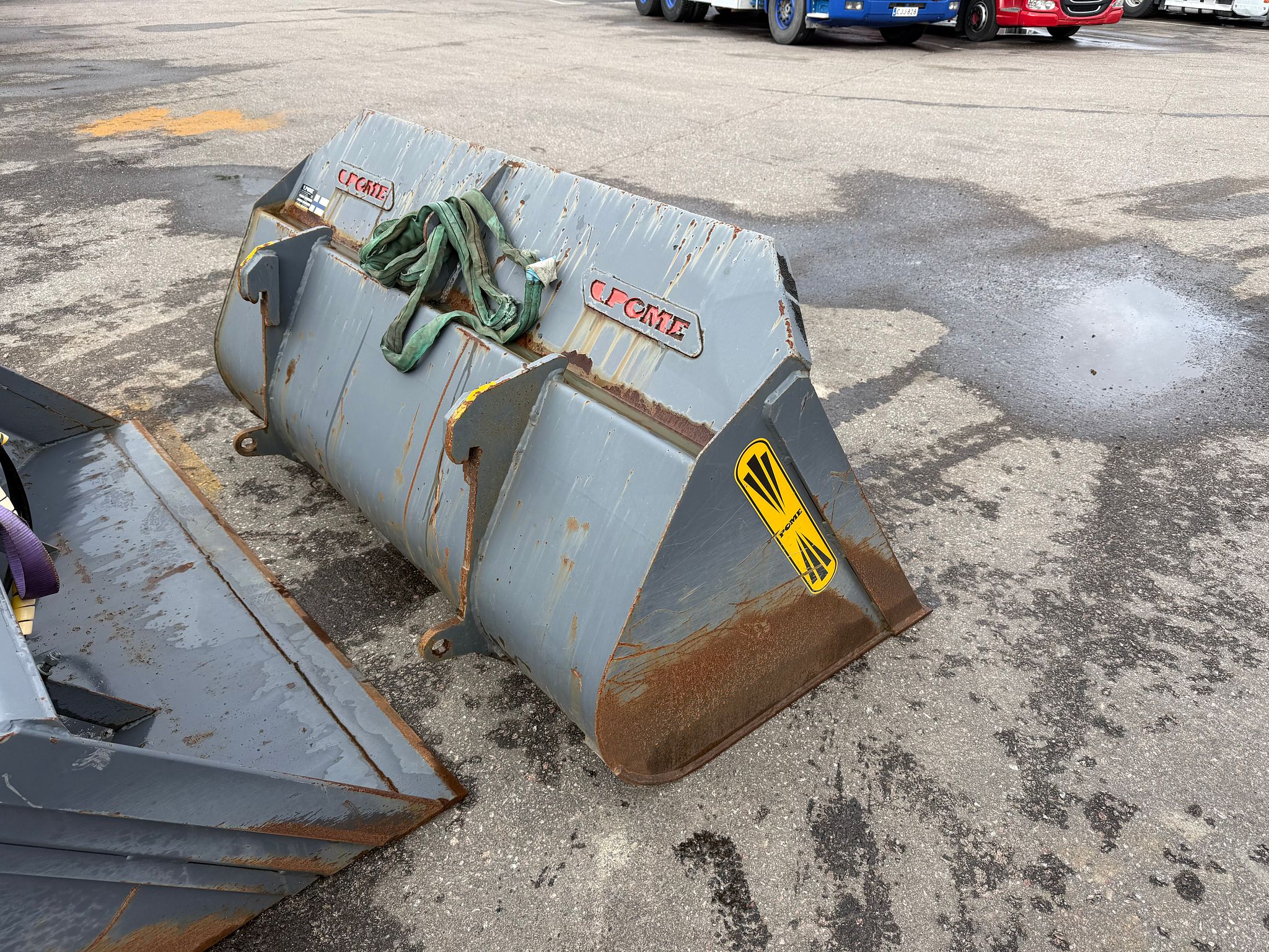 Image 3/7