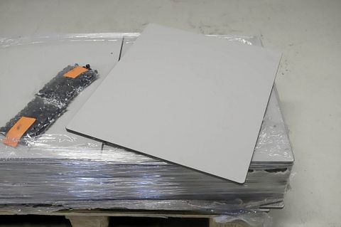 Image 3/8