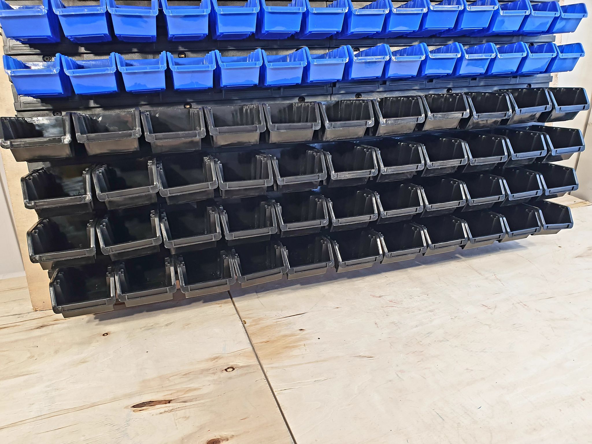 Image 3/8