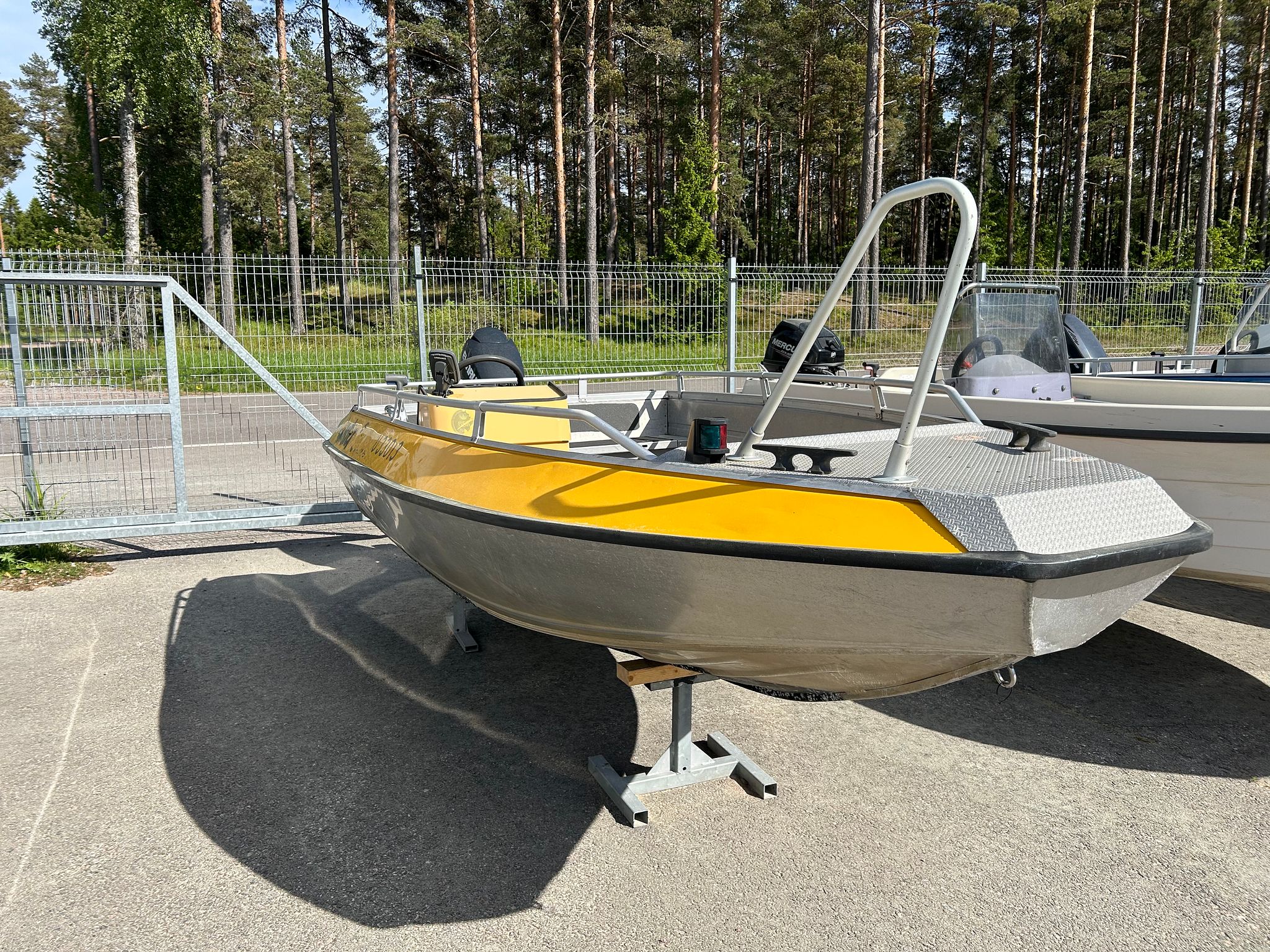 Image 6/10