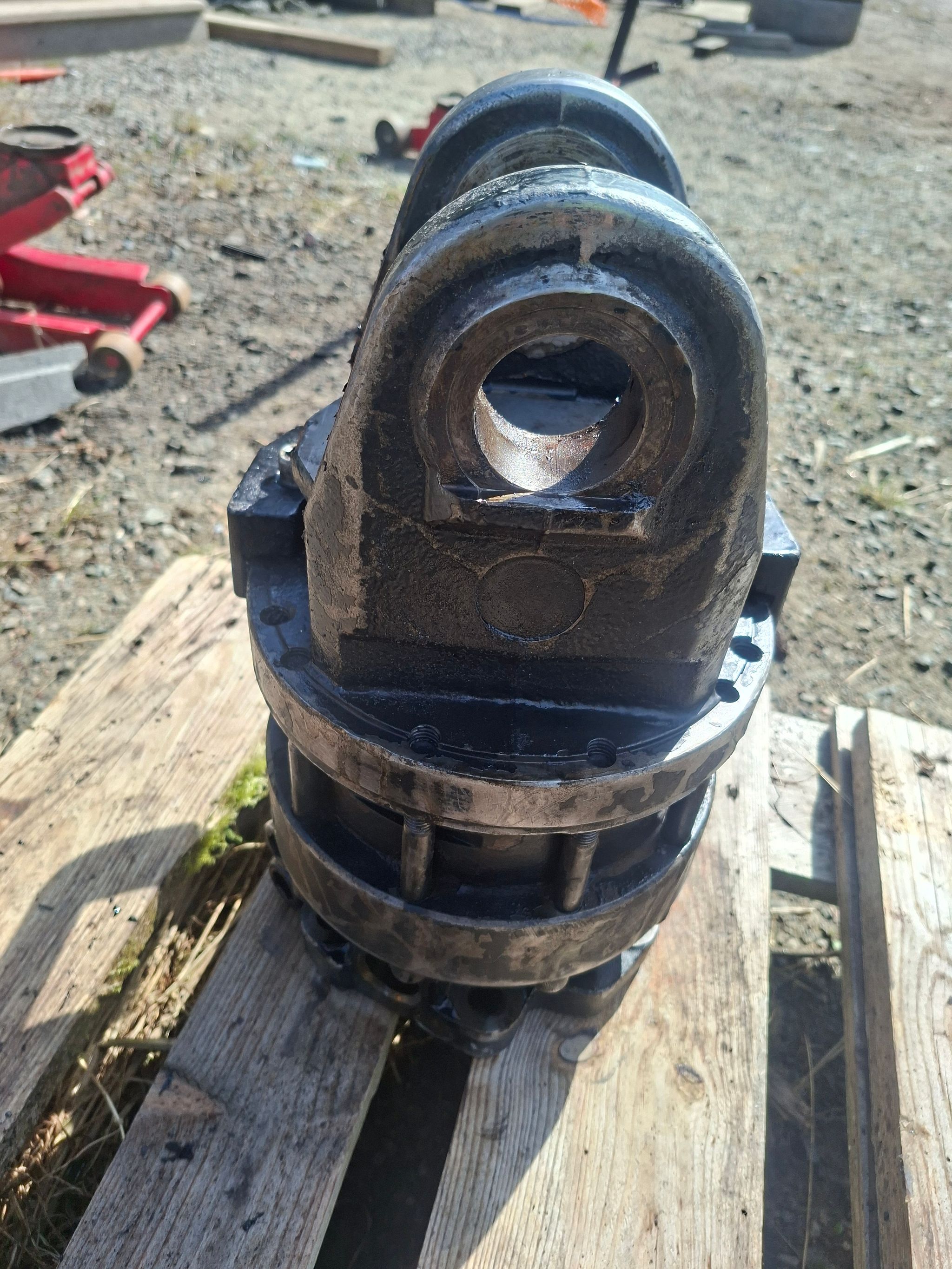 Image 2/5