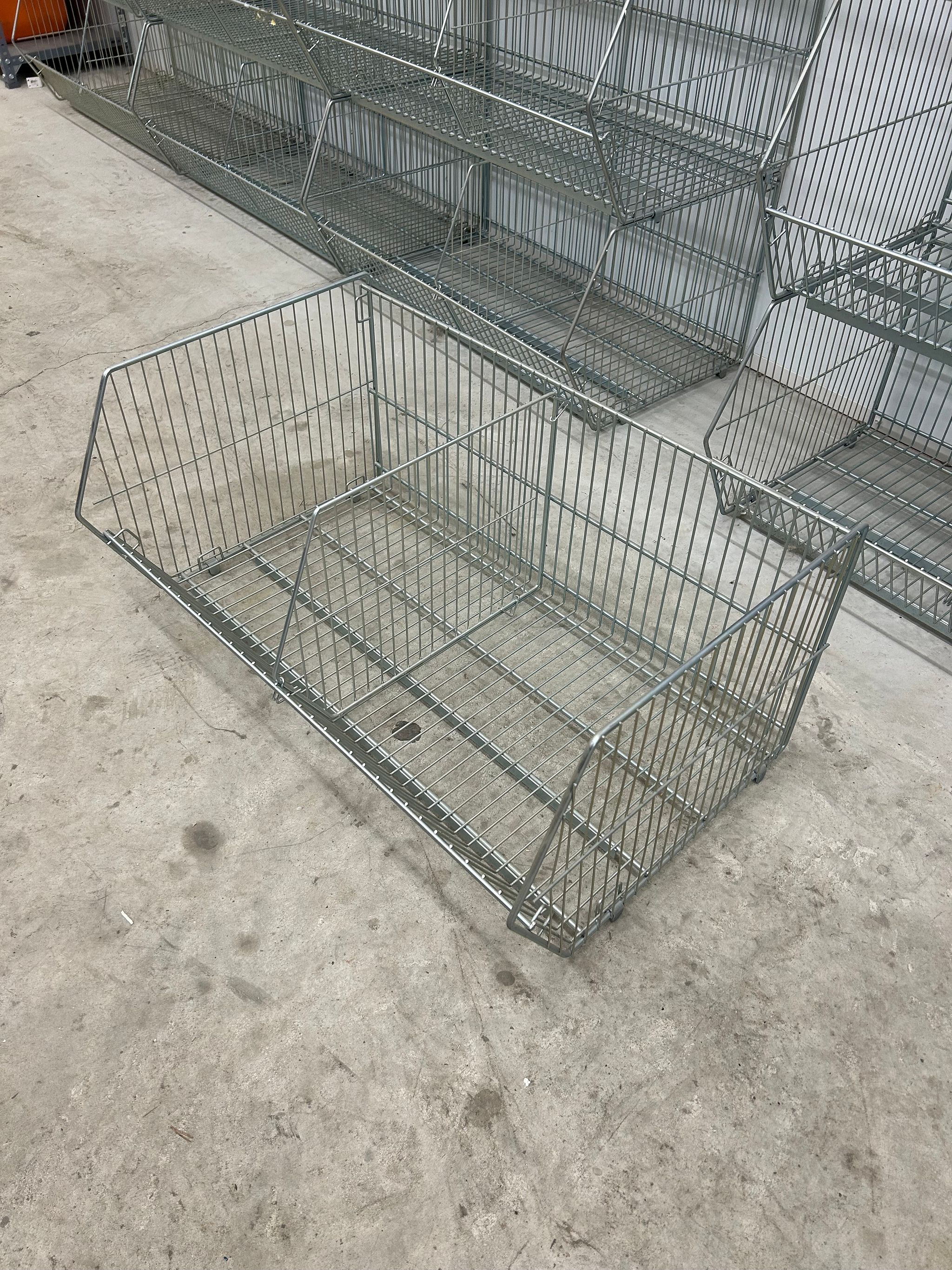 Image 3/6