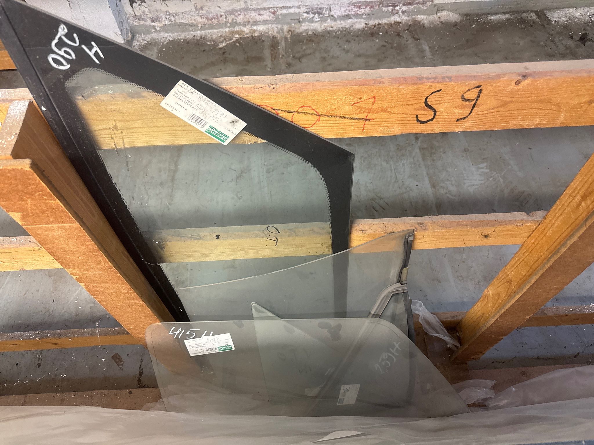 Image 4/10