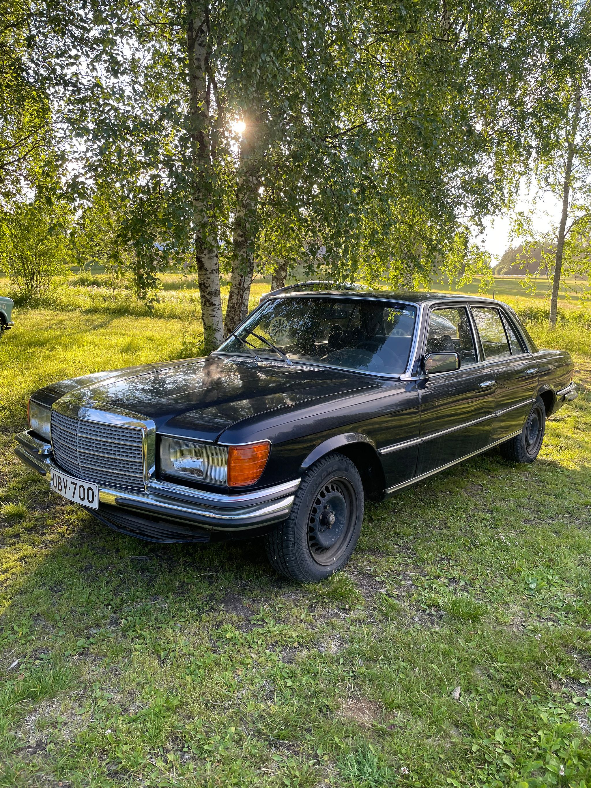 Image 1/10