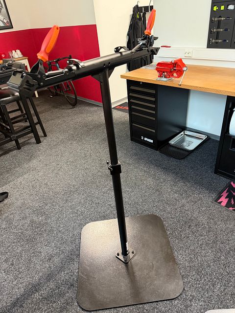 Image 6/7