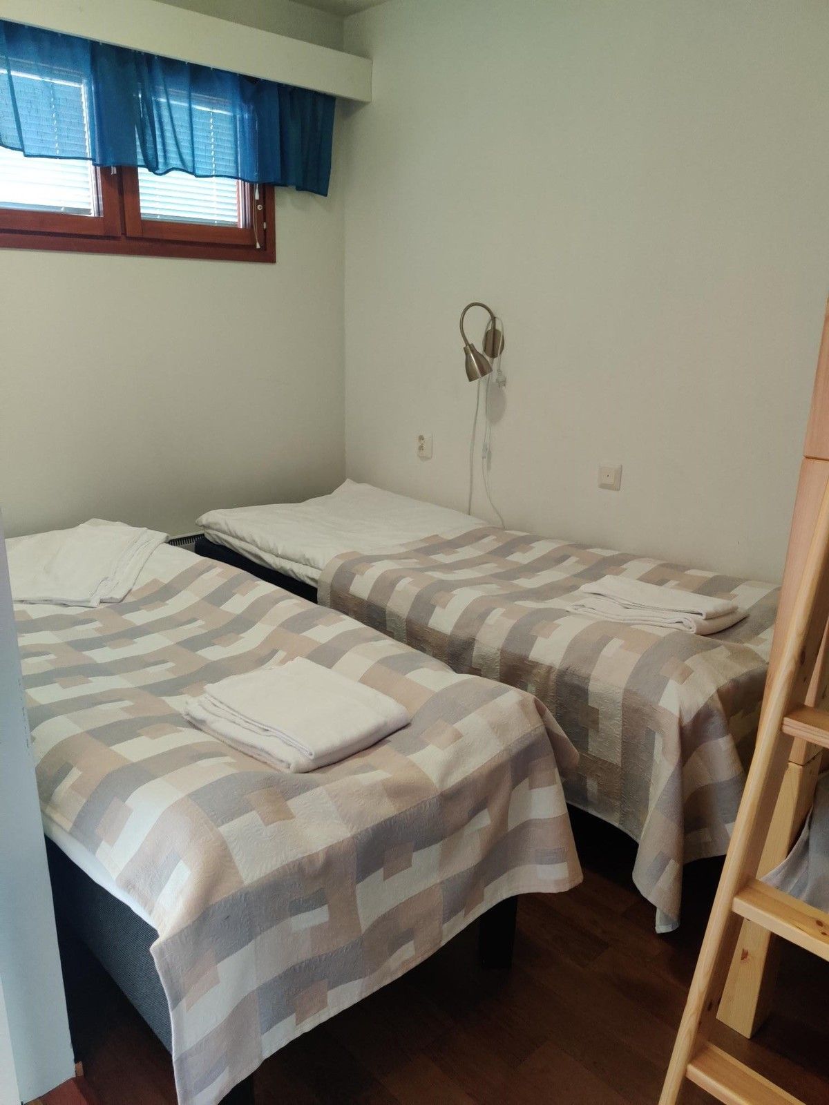 Image 7/8