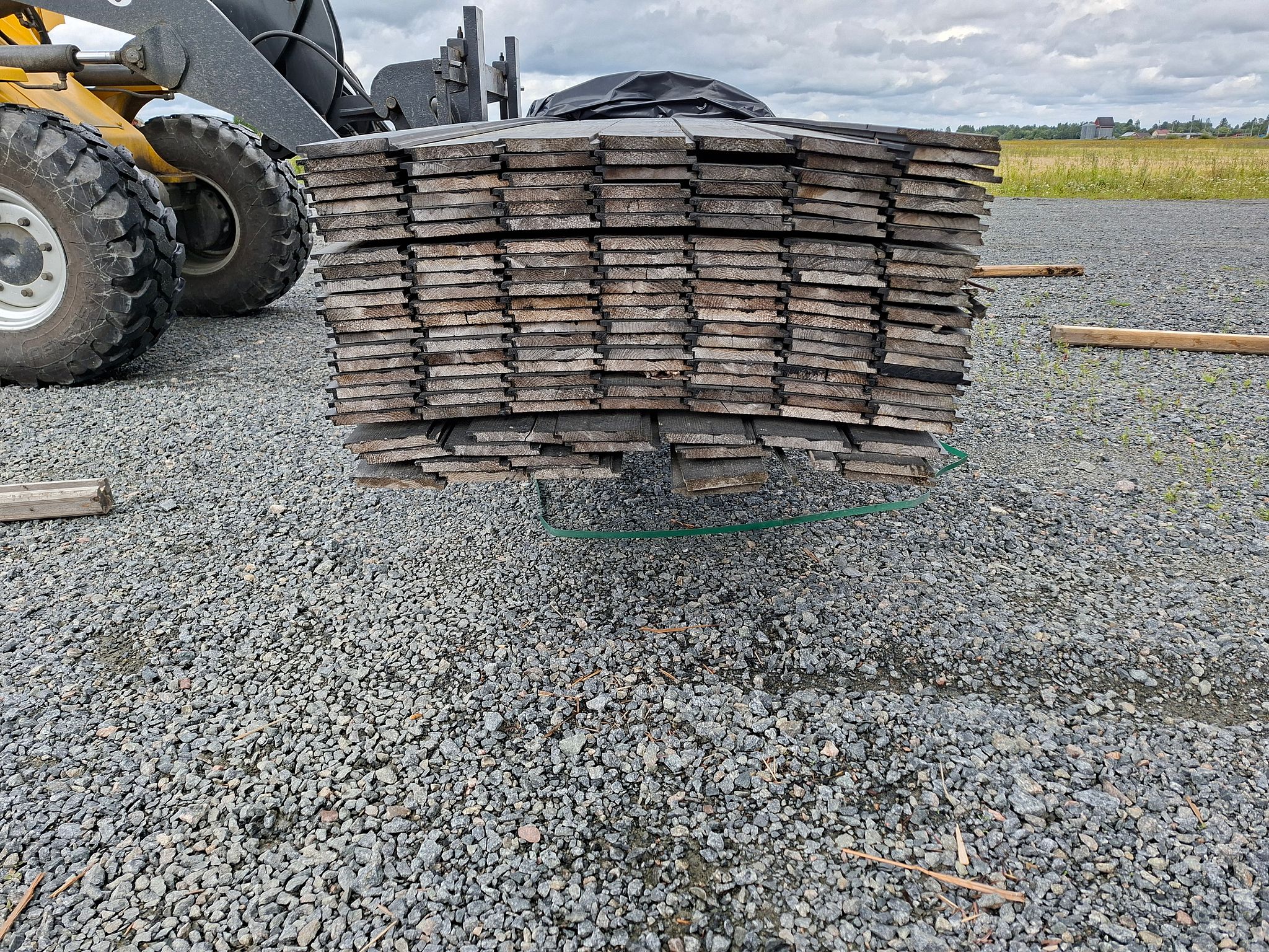 Image 2/4