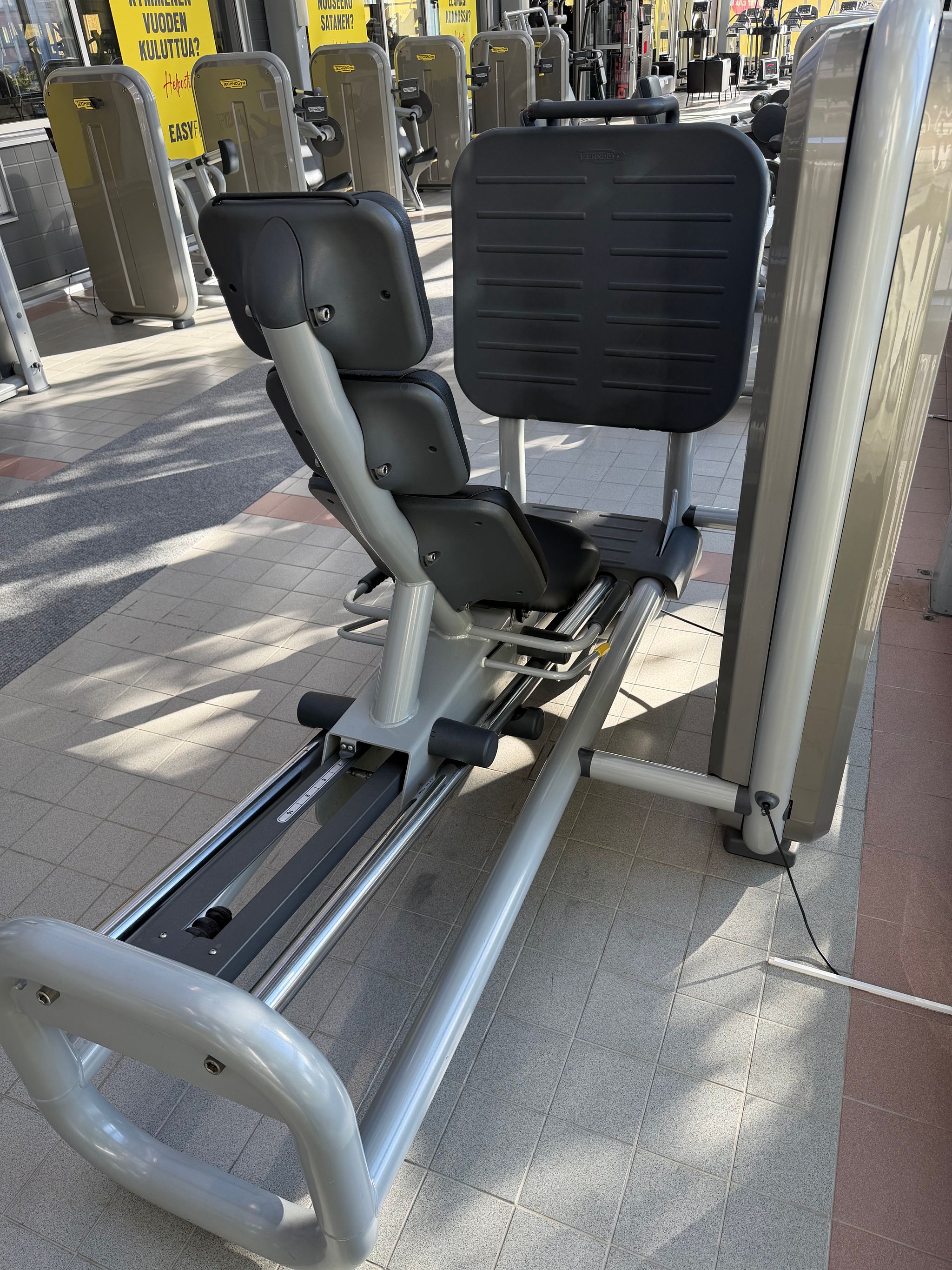 Image 6/10
