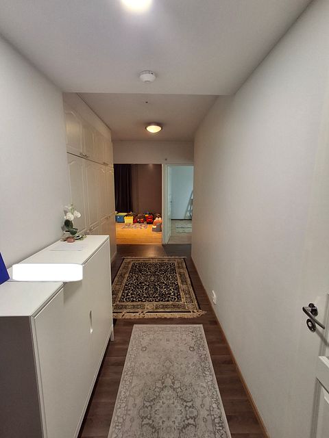Image 7/19