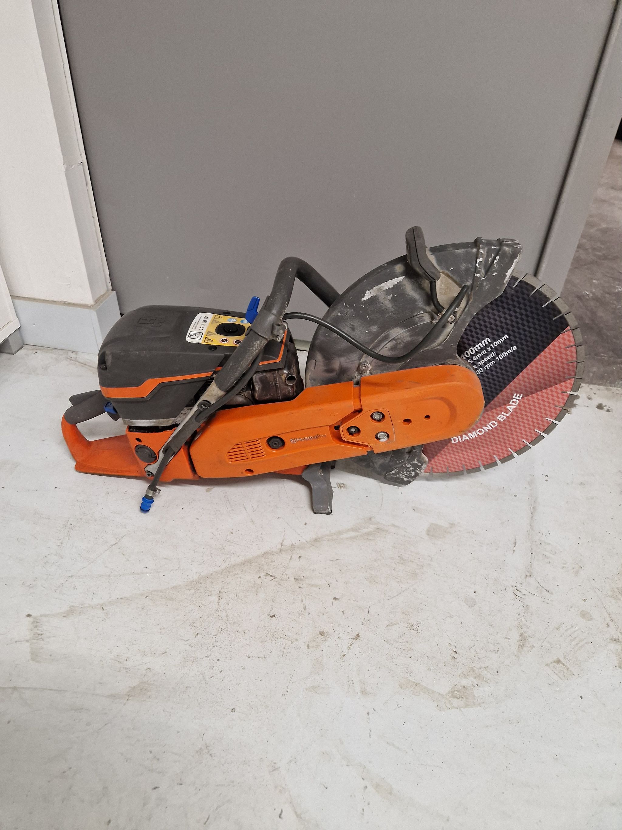 Image 1/4