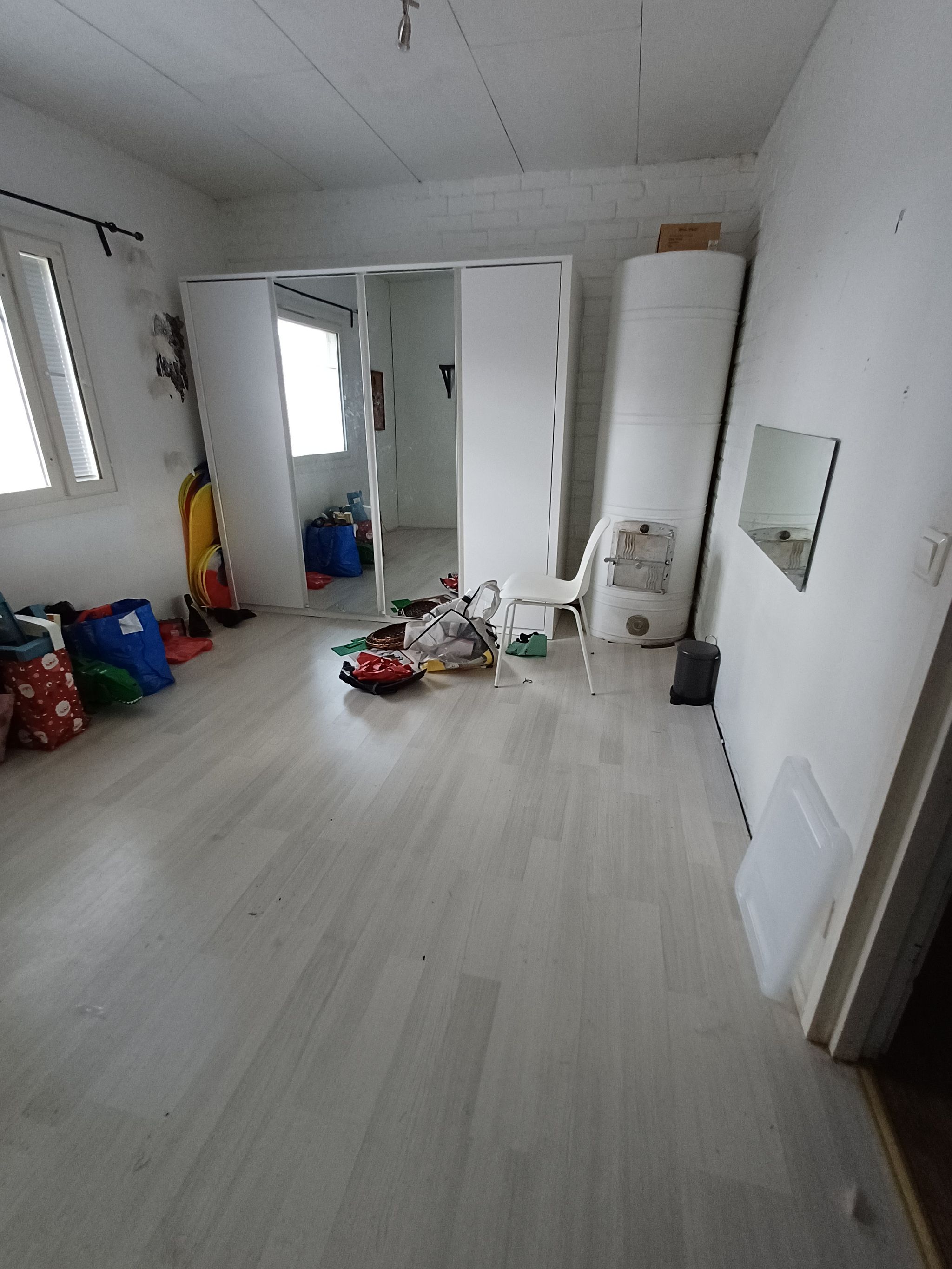 Image 9/14