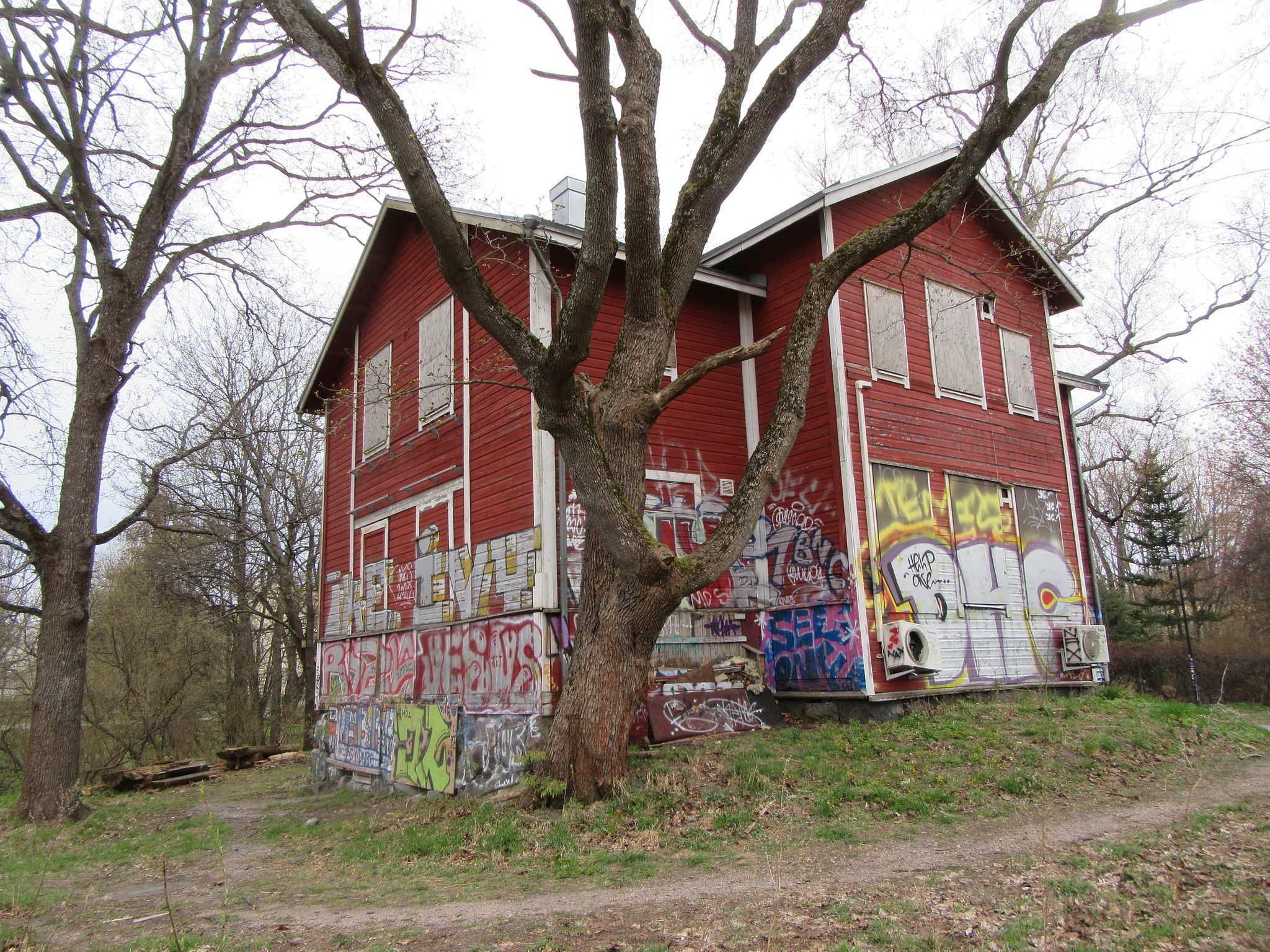 Image 1/14